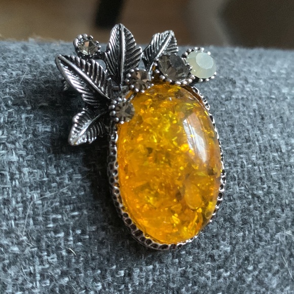 Amber brooch - Picture 2 of 7